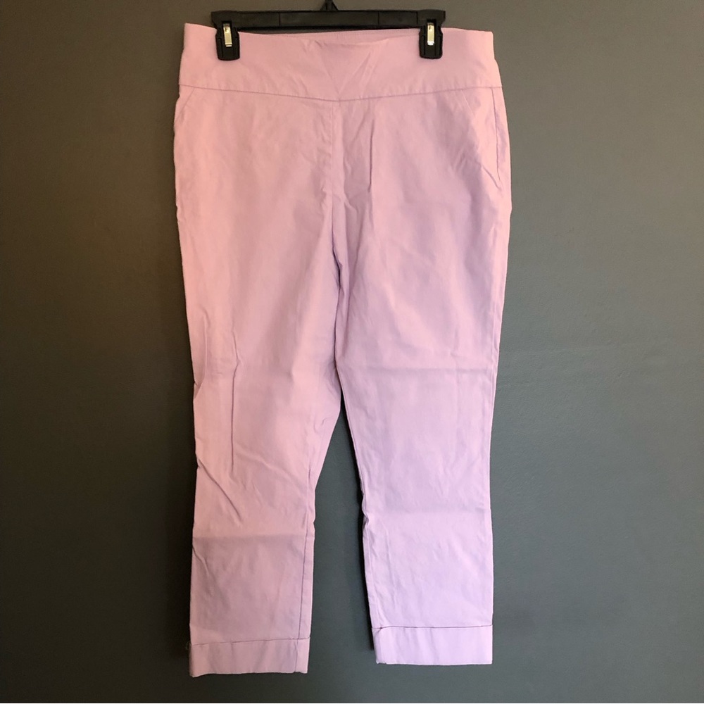 Pull-On Capris - Size Large - Like New- New York & Company Lavender